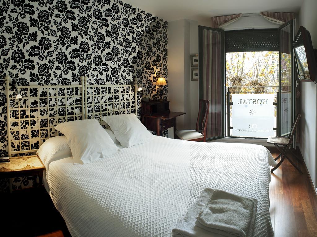 Ch Hostal Victoria クエンカ エクステリア 写真